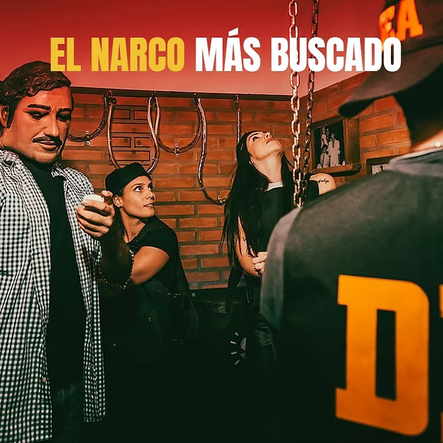 El Narco Mas Buscado movie poster with group of people in room
